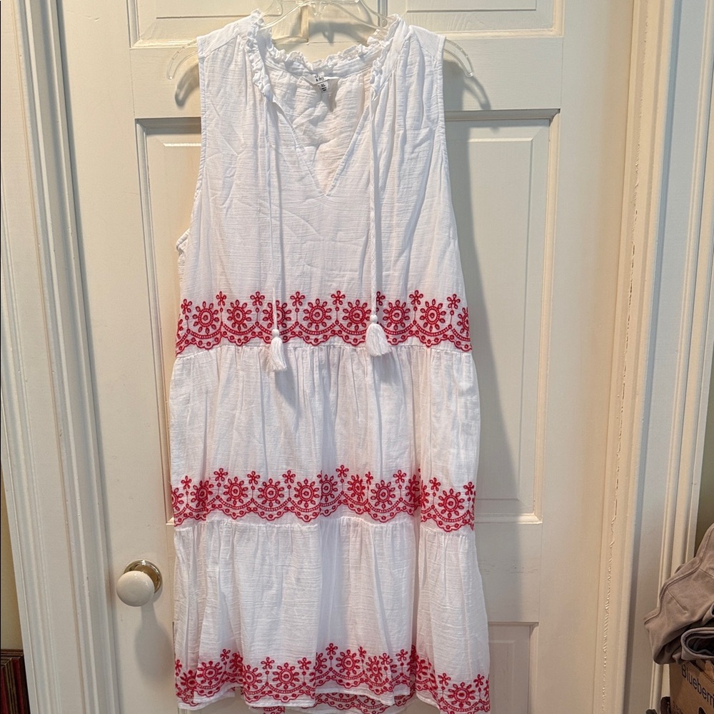 Crown & Ivy White and Red Midi Dress